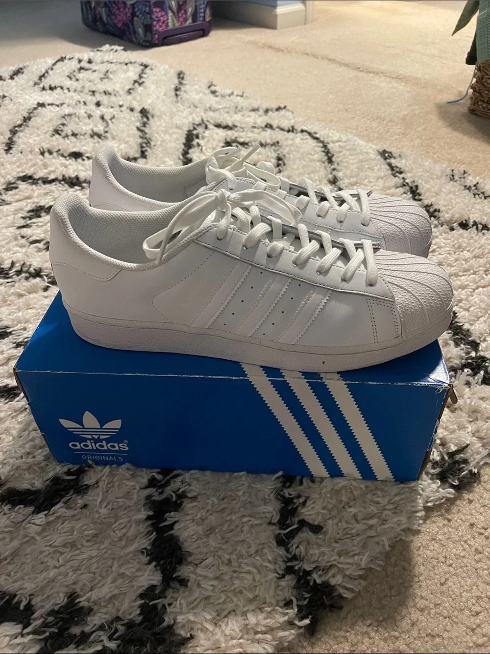adidas Men’s White Classic Superstar Sneakers